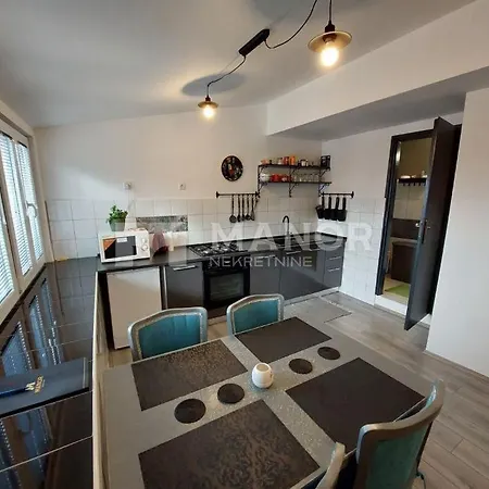 Apartman Tara *