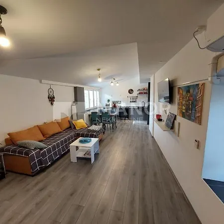 Apartman Tara